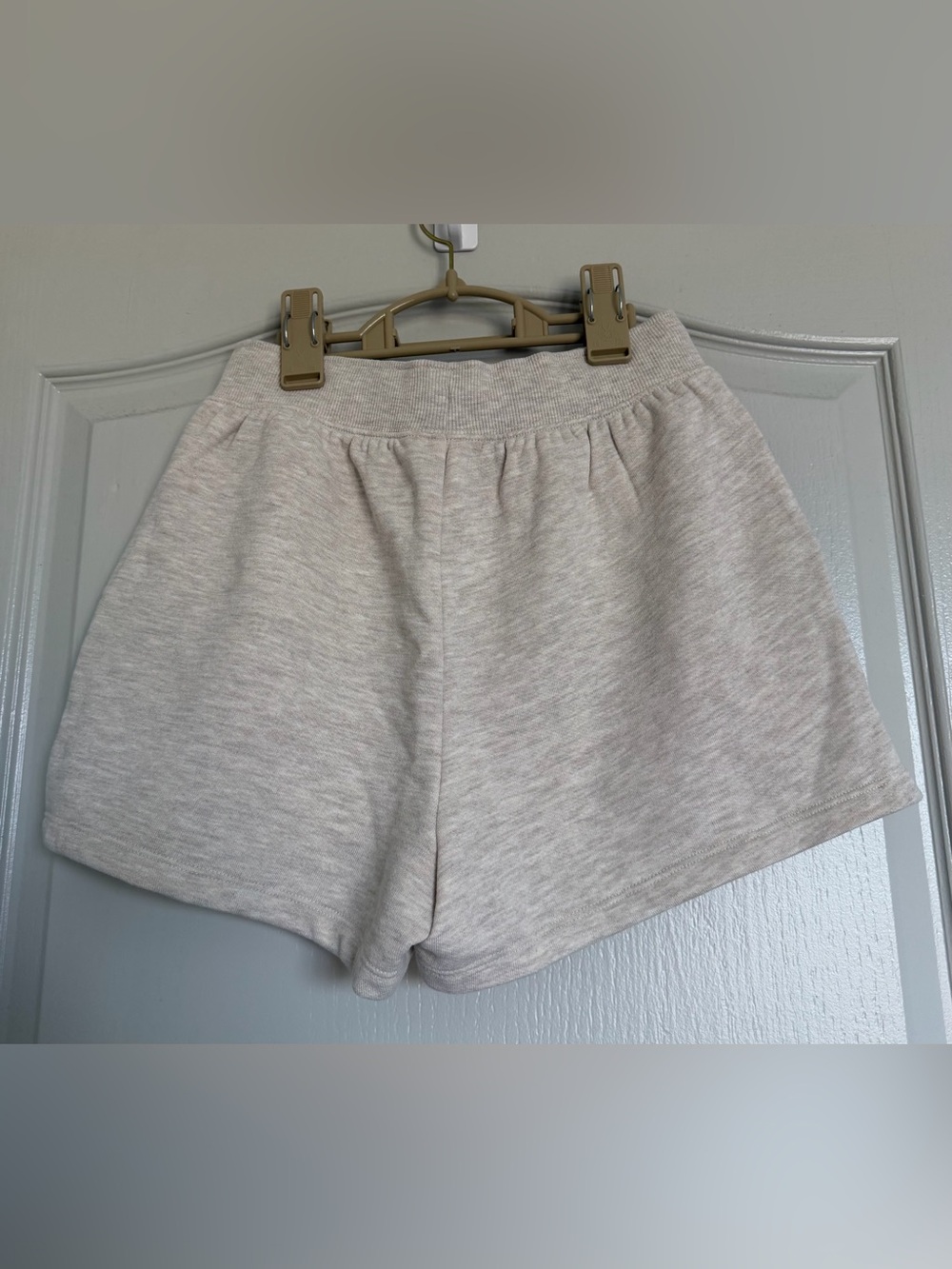 Low Key Sweat Short - Picture 2 of 3